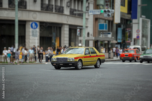 Japanese Taxi © OscarLoRo