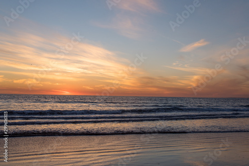 Fototapeta Naklejka Na Ścianę i Meble -  Beautiful Pacific Ocean Sunset