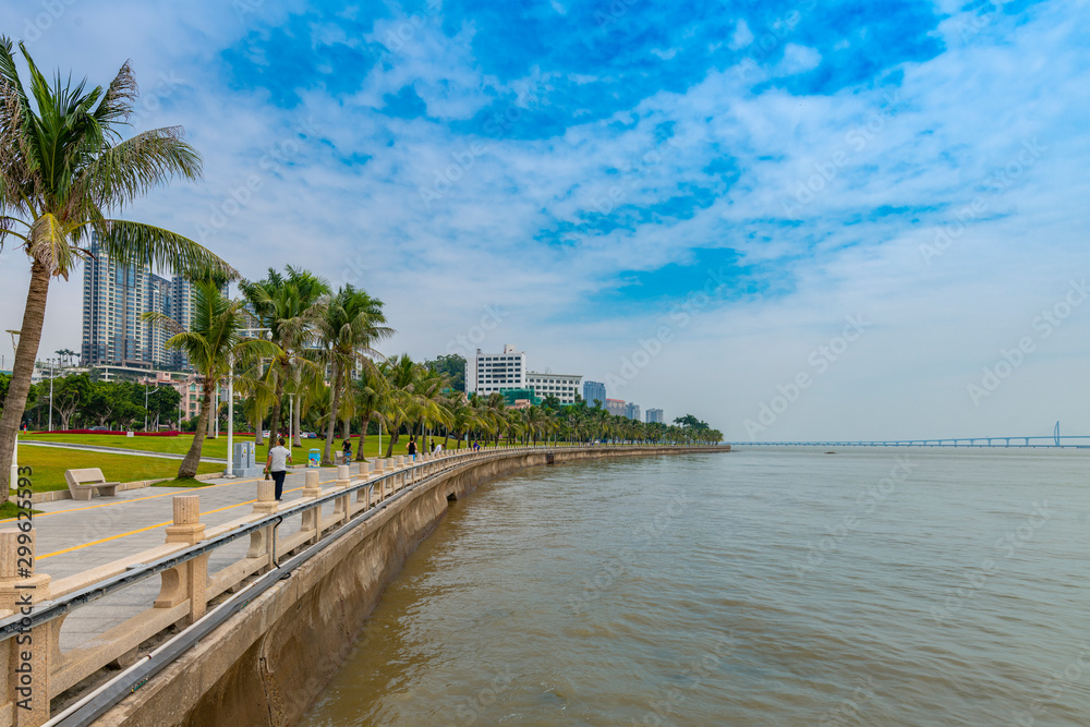 Coastal view of the South Road of couples in Zhuhai City, Guangdong Province Coastal view of the South Road of couples in Zhuhai City, Guangdong Province
