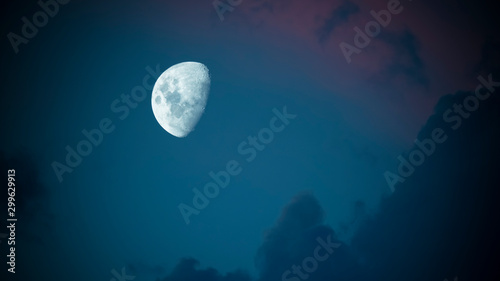 Canvastavla Moon in a sky with clouds,Patagonia Argentina
