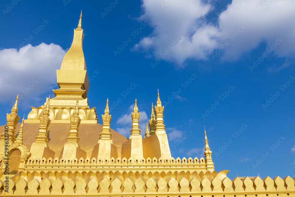 Naklejka premium Pha That Luang temple in Vientiane , Laos