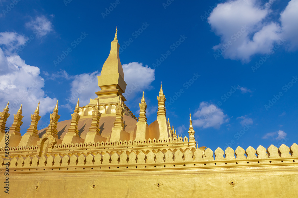 Naklejka premium Pha That Luang temple in Vientiane , Laos
