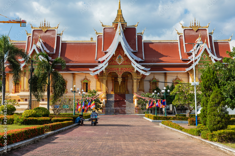 Pha That Luang temple in Vientiane , Laos Pha That Luang temple in Vientiane , Laos