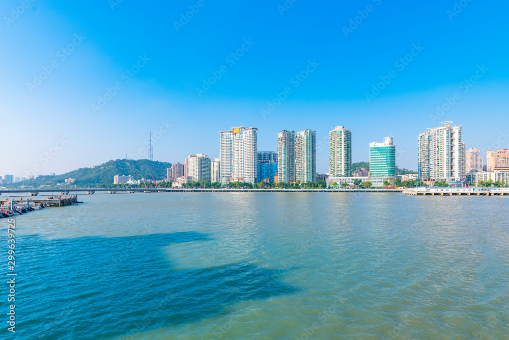 Fototapeta premium City view of Beaver Island on Couple Road in Zhuhai City, Guangdong Province