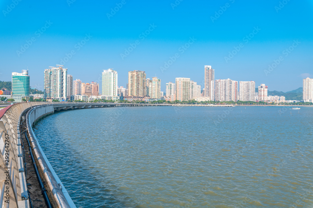 Obraz premium City view of Beaver Island on Couple Road in Zhuhai City, Guangdong Province