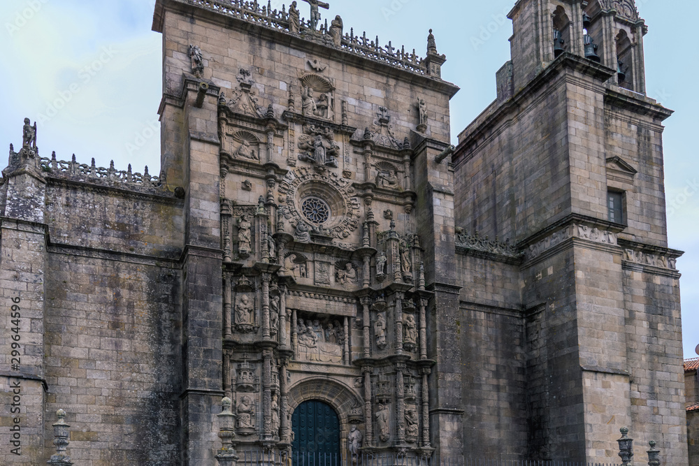 Obraz premium Pontevedra, GALICIA, SPAIN - AUGUST 14, 2019: Basilica Santa Maria a Maior