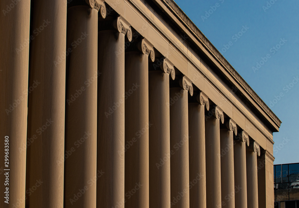 Obraz premium columns and court