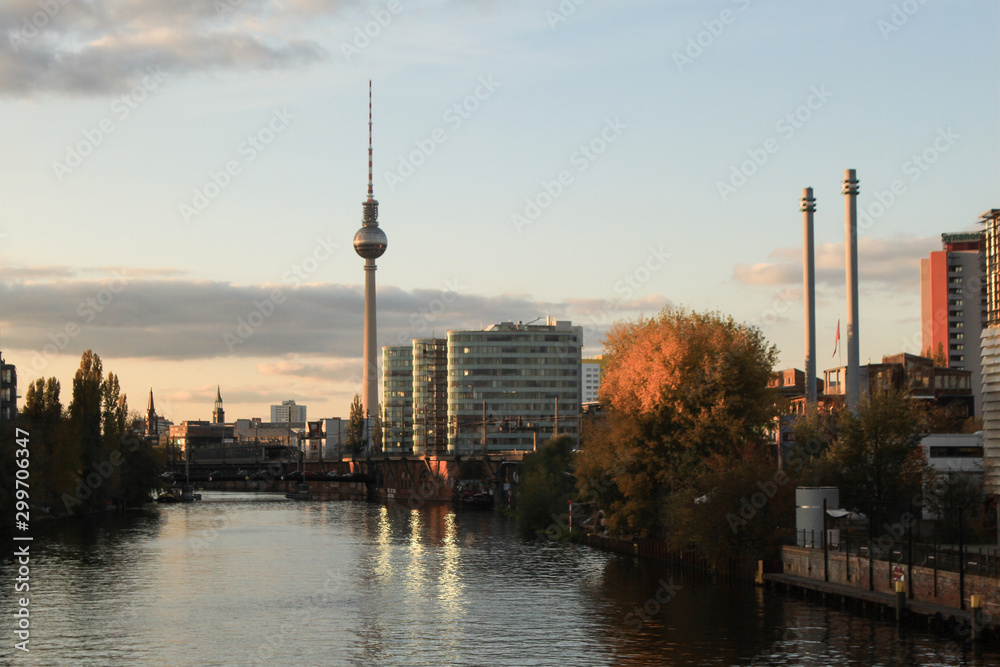 Berliner Spreeblick von der Michaelbrücke