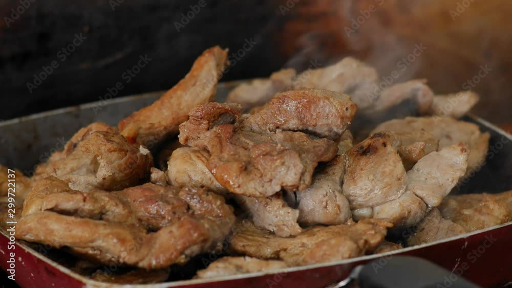 Pork chop grilled with delicious toasted traces and fragrant smoke Pork chop grilled with delicious toasted traces and fragrant smoke