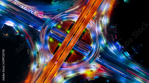 Foto Arial view of Modern transportation with Expressway, Road and Roundabout, multilevel junction highway-Top view