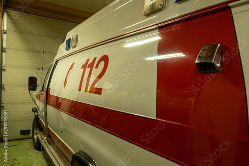 Einsatzfahzeuge der Feuerwehr in Hólmavík. / Emergency vehicles of the fire department in Hólmavík.