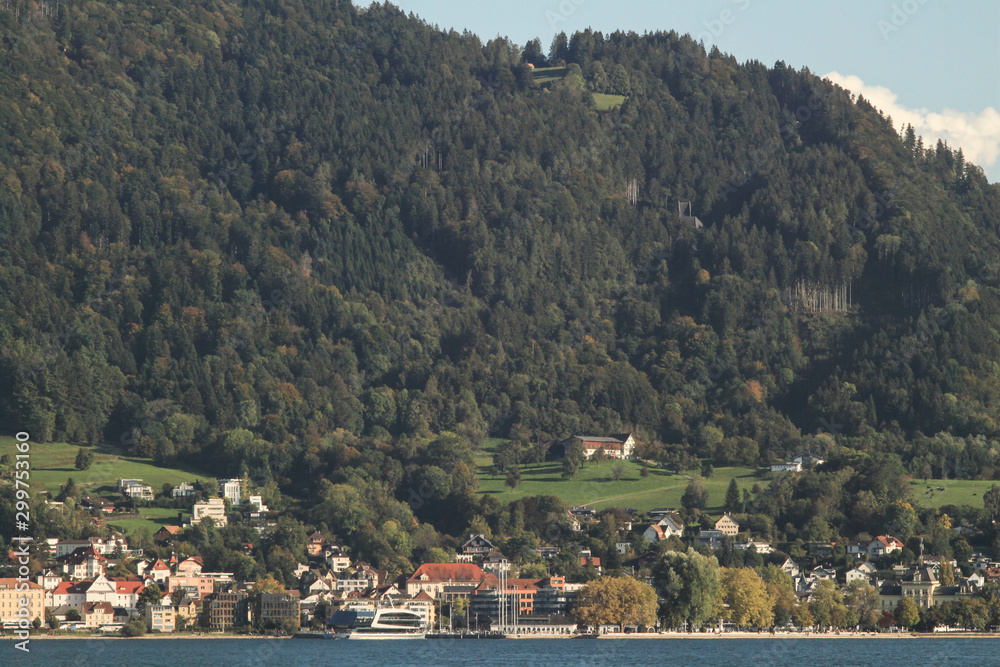 Obraz premium Blick auf Bregenz am Bodensee