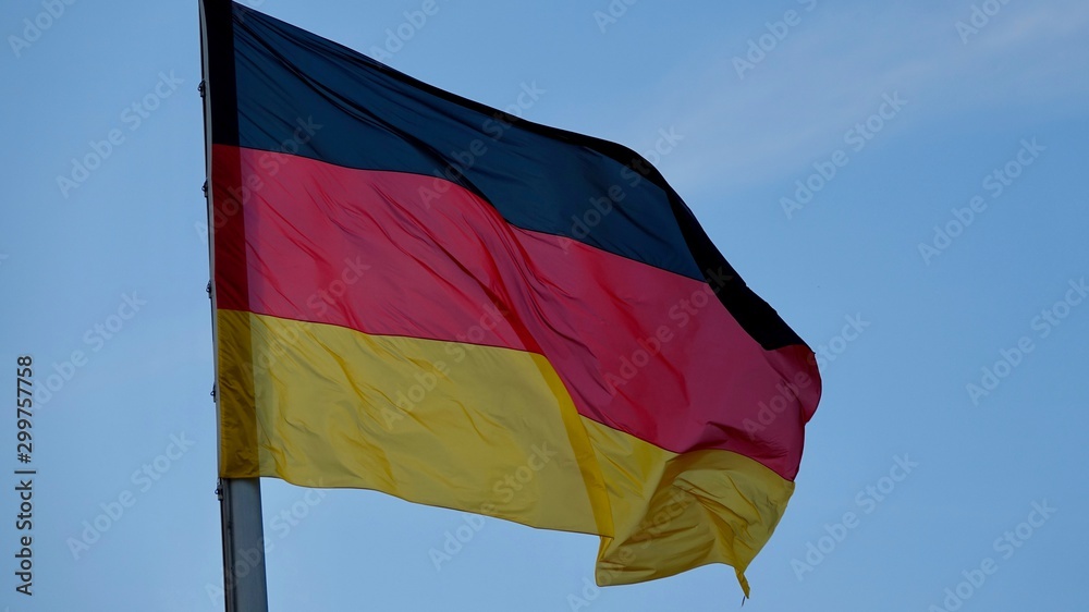 Deutschlandfahne im Wind foto de Stock | Adobe Stock