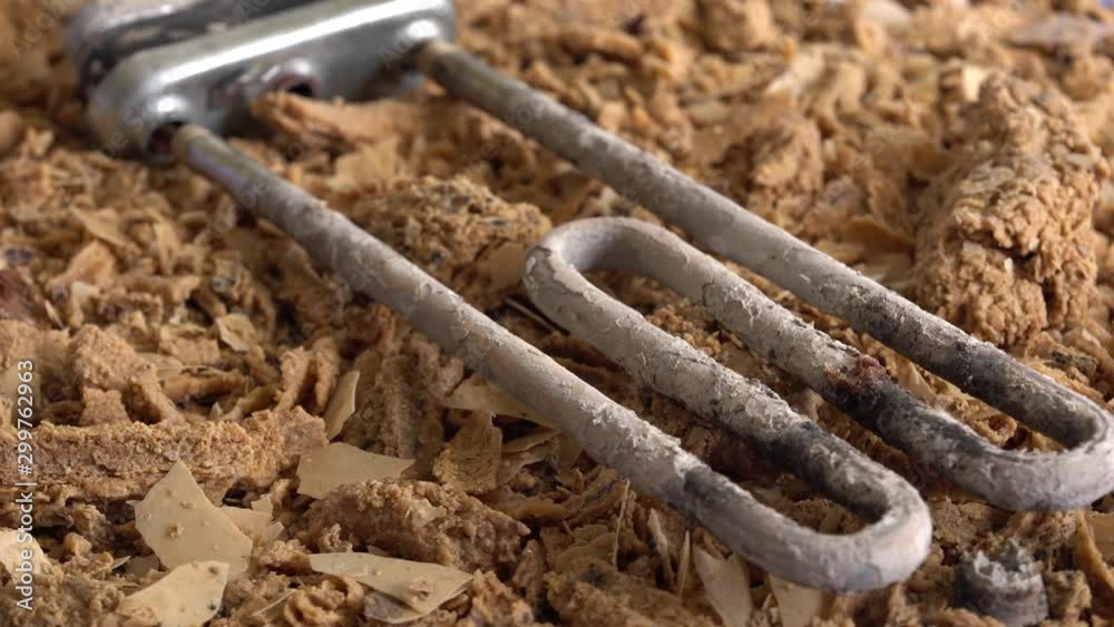 Limescale on the heating element for washing machine. Removing and