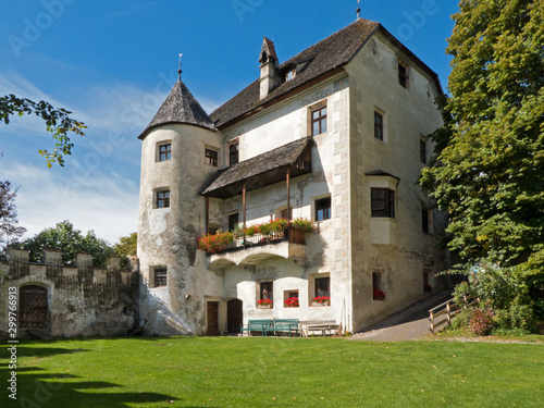 das historische Schloss Feldthurns im Eisacktal (Südtirol) 