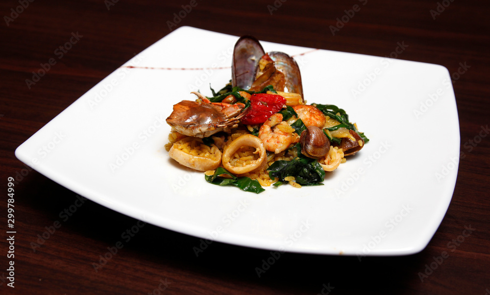  plate of squid and seafood