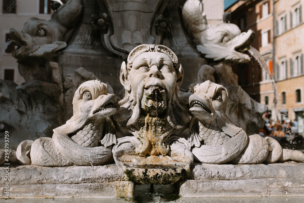 fountain of neptune in rome italy