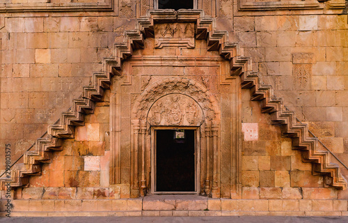 The door of Noravank monastery photo