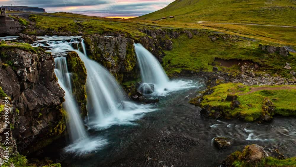 VIDEO LOOP SEAMLESS: Iceland timelapse photography of famous waterfall and mountain. Kirkjufellsfoss and Kirkjufell in northern Iceland nature landscape. Time lapse video in 4K - looping video. VIDEO LOOP SEAMLESS: Iceland timelapse photography of famous waterfall and mountain. Kirkjufellsfoss and Kirkjufell in northern Iceland nature landscape. Time lapse video in 4K - looping video.