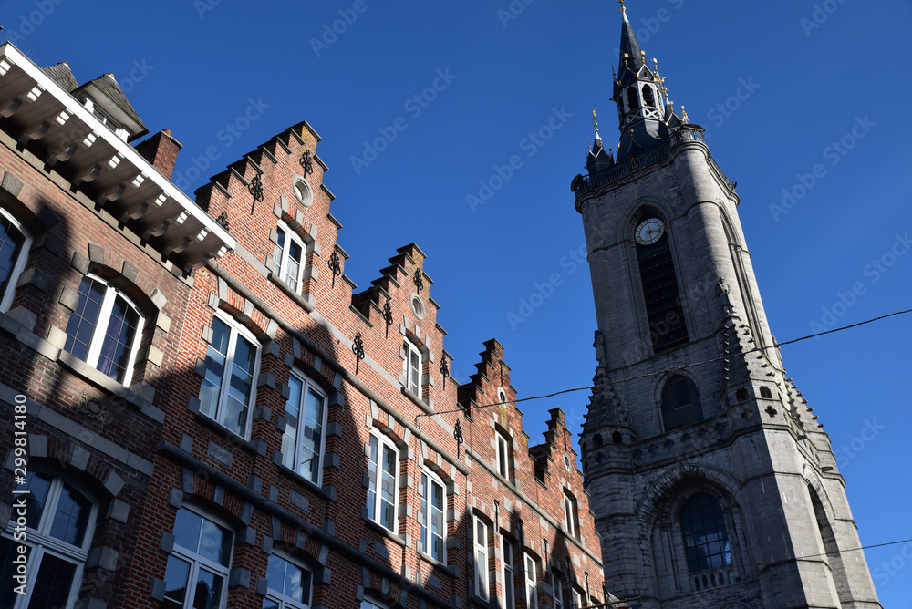 Maisons à pignon et beffroi à Tournai, Belgique
