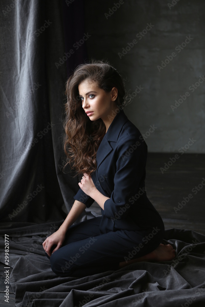Naklejka premium Beautiful young female brunette model