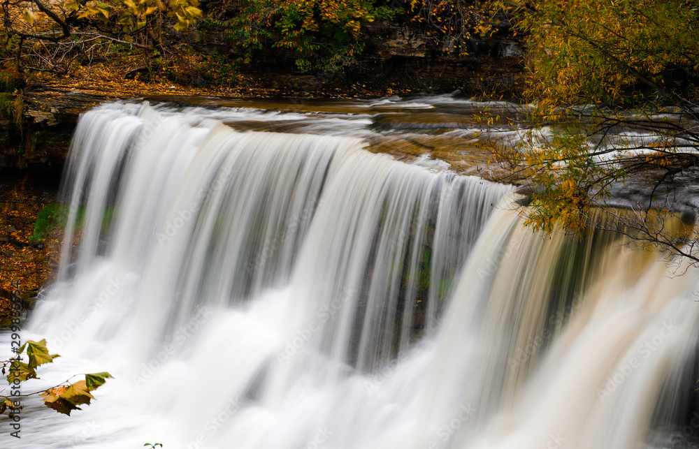 Obraz premium Chagrin Falls, The waterfalls are located in the Village of Chagrin Falls, Ohio