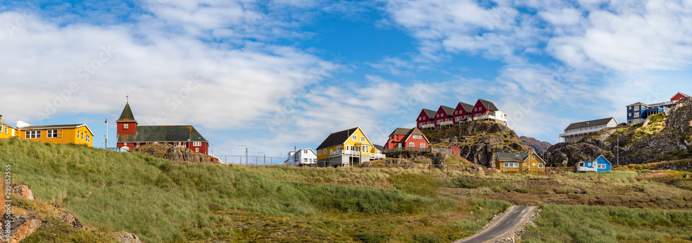 Obraz premium Panorama of colorful buildings and houses in Sisimiut, Greenland.