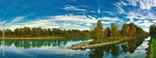 Fotografia The river Mangfall flows into the river Inn, Panorama of landscape, near Rosenhe