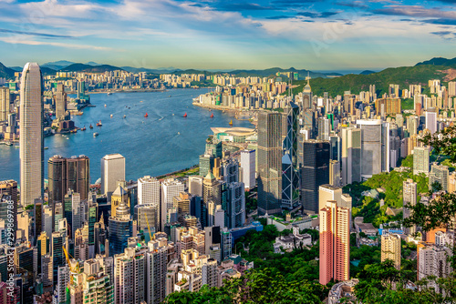 Photography Early evening view of Hong Kong’s Skyline, Victoria Harbor and Kowloon Bay from Victoria Peak, Hong Kong Island