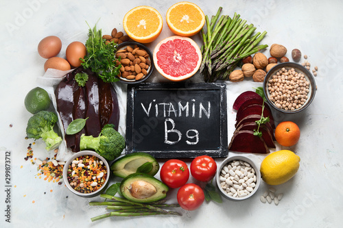Fototapeta Naklejka Na Ścianę i Meble -  Foods high in vitamin B9 - folic acid.