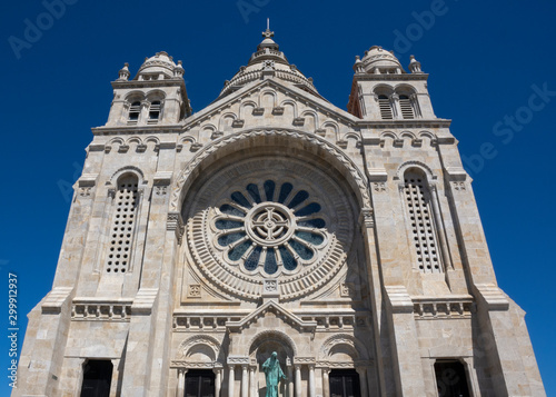 Basilica de Santa Luzia, Viana do Castelo, Portugal © robert 