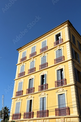 Old yellow building - Hyères - FRANCE