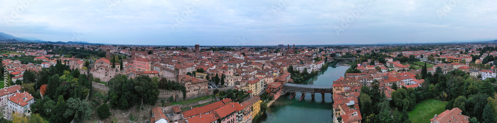 Bassano del Grappa e Ponte Vecchio - panoramica dall'alto