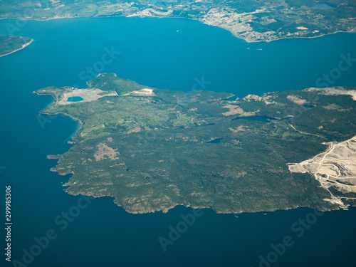 Canada  Islands forest and pacific ocean © Feng