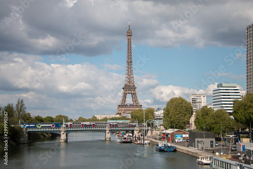 Grenelle Tour Eiffel Paris France © Celine