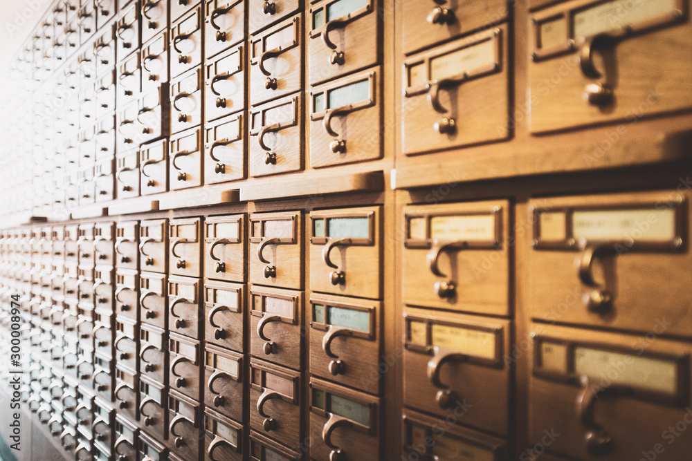 Foto Library card catalog cabinets containing library cards