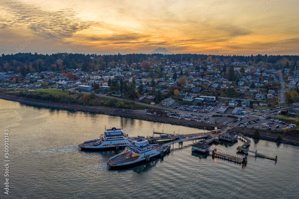 Naklejka premium Steilacoom Sunrise