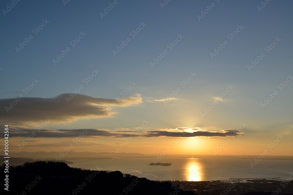 Fototapeta premium 三ヶ根山からの日の出