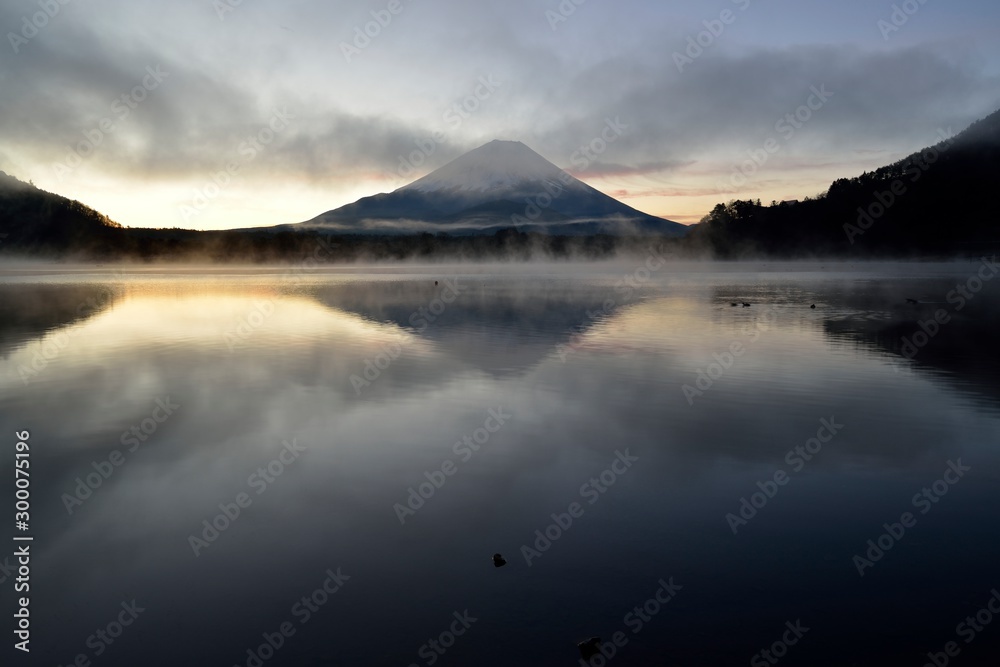 精進湖から富士山