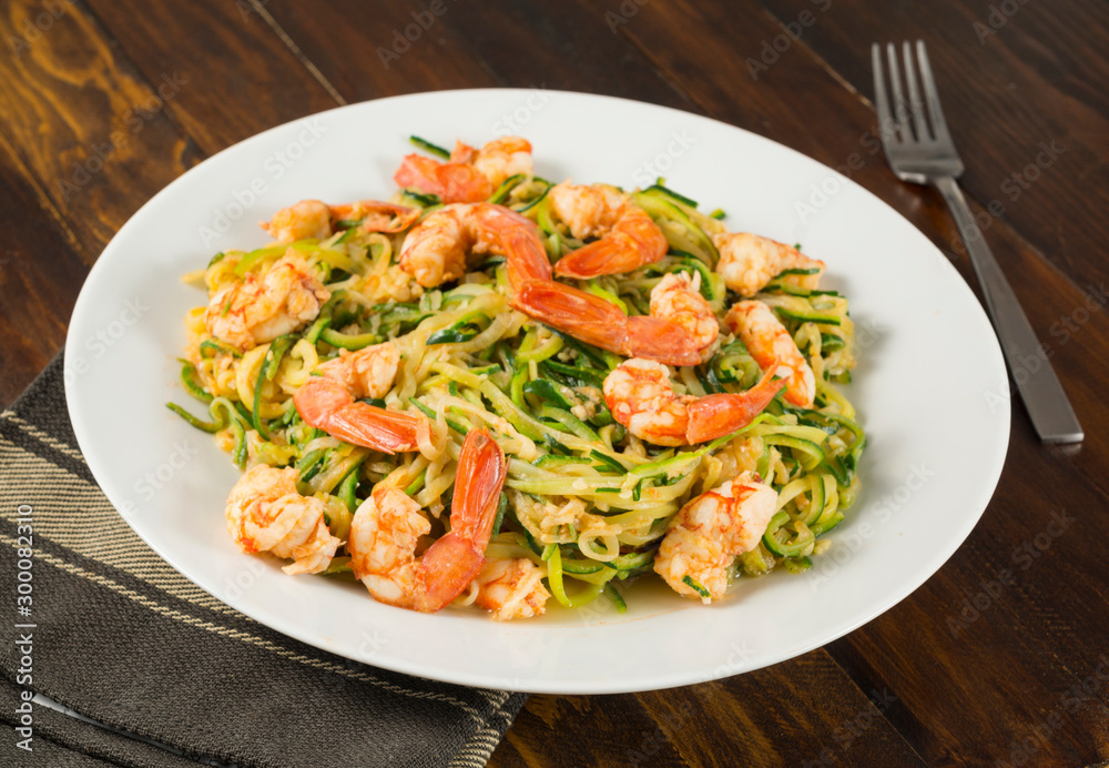 Spaghetti de calabacín con langostinos Spaghetti de calabacín con langostinos