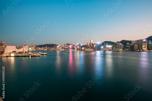Long exposure photography of Victoria Harbor in Hong Kong  © YiuCheung