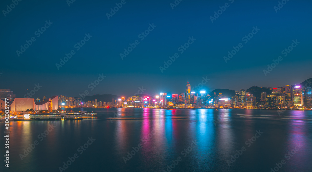Long exposure photography of Victoria Harbor in Hong Kong 