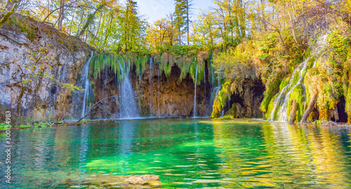 Fototapeta Naklejka Na Ścianę i Meble -  Waterfalls in Plitvice national park, Croatia