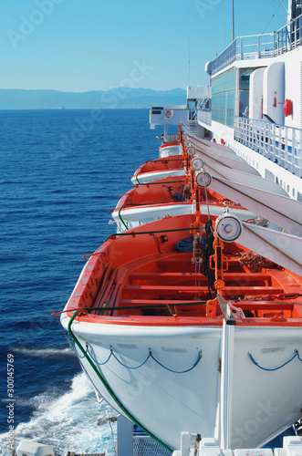 Bild auf Leinwand Lifeboats on cruiser