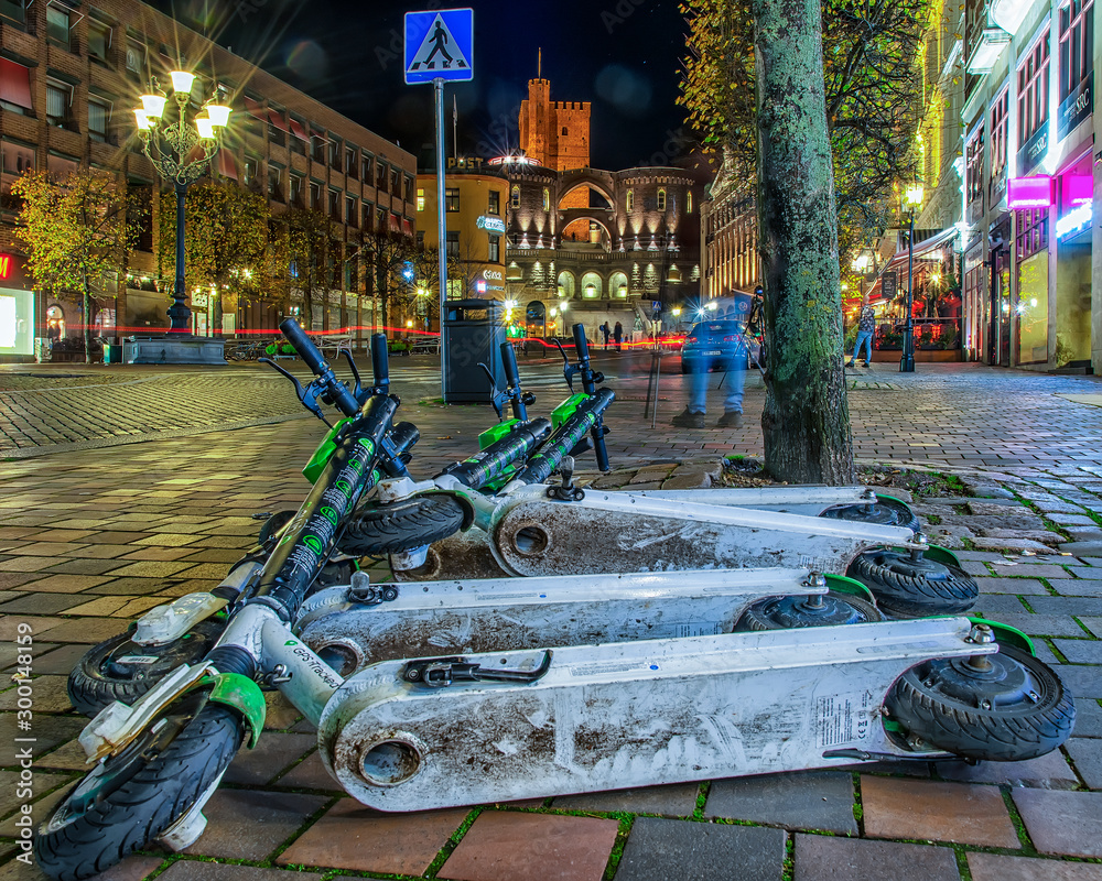 forening Sympatisere Demokratisk parti Helsingborg Lime Electric Scooters Stock Photo | Adobe Stock