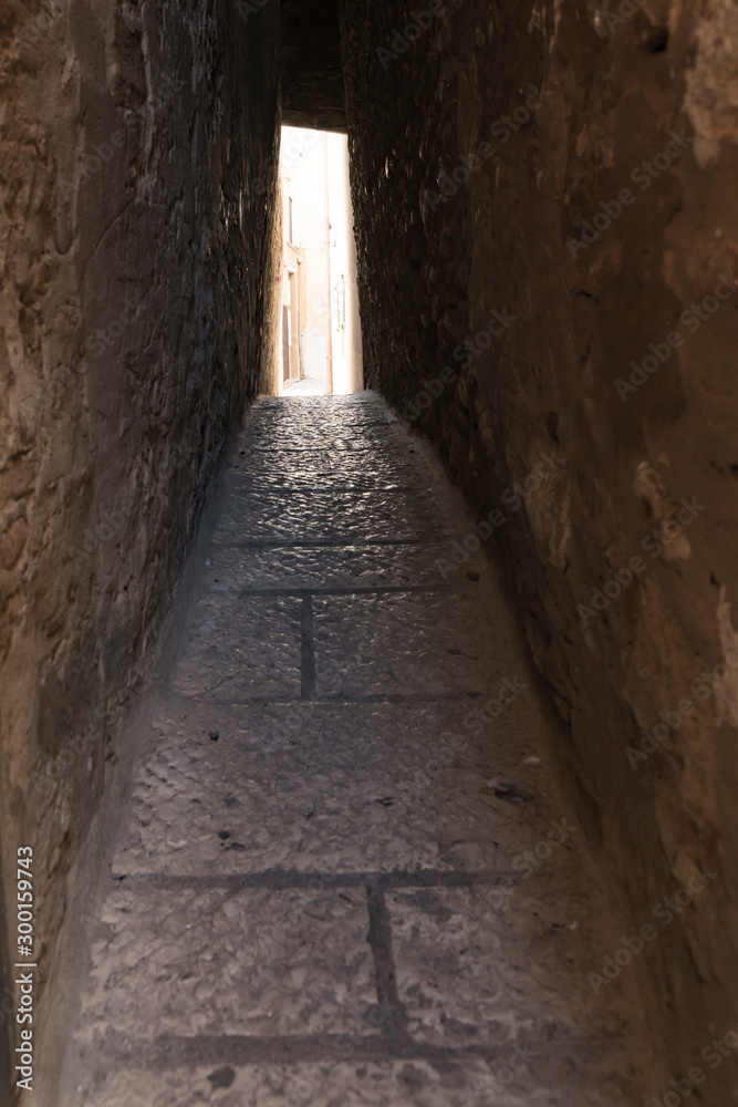 Narrowest alley (a rejecelle) ofTermoli, Italy