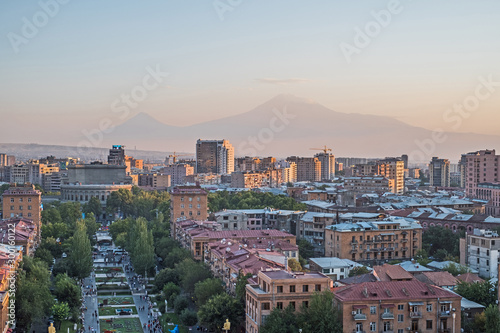 Armenien- Hauptstadt Jerewan photo