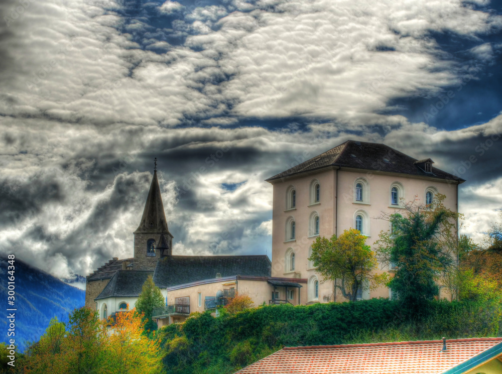 Village typiquement valaisant de Venthône, Suisse