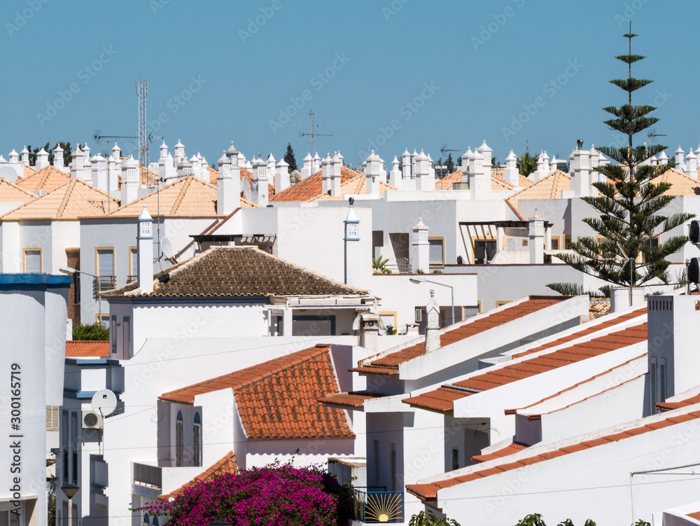 Fototapeta premium Portugal - Algarve - über den Dächern von Cabanas