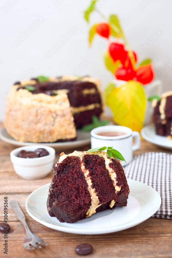 Schokoladenkuchen mit Füllung Schokoladenkuchen mit Füllung